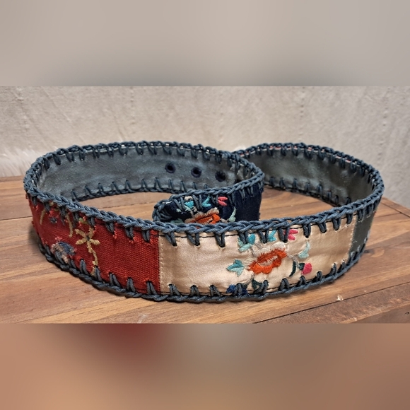 Lucky Brand Floral Patchwork Belt 40" - Picture 4 of 5